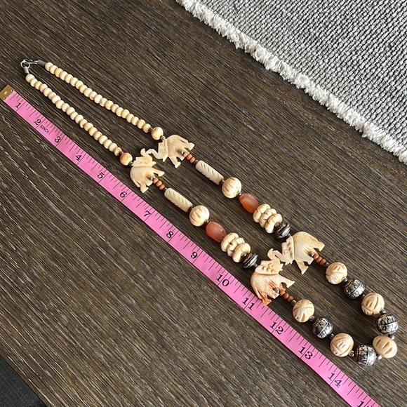Hand Crafted authentic carved bone beads necklace with agathe & elephant - Picture 8 of 13